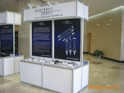 鋁合金展示柜與貨柜 價格、廠家與服務(wù)全解析——武漢榮華展示服務(wù)